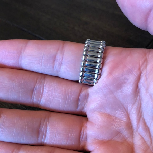 Ring - Picture 2 of 5